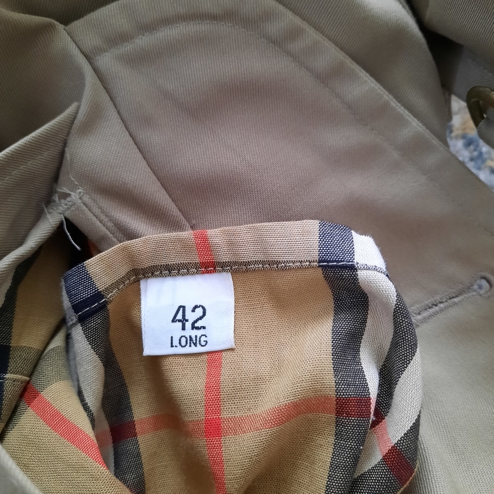 Vintage Burberry trench coat - Picture 10 of 15